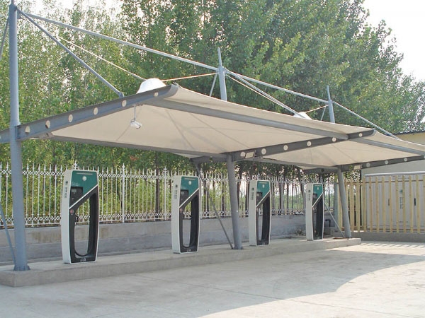 膜结构充电桩车棚多重优势解析